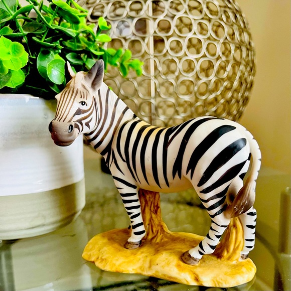 Aldon Accents Vintage Aldon Fine Grained Porcelain Zebra Figurine